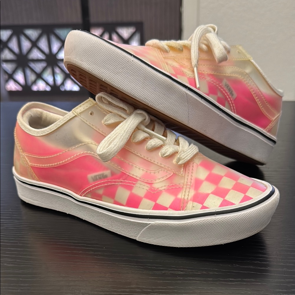 Vans Pink Sneakers with Geometric Pattern and Thick Sole